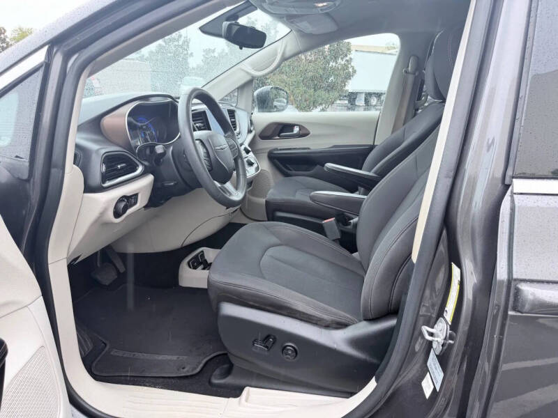 2017 Chrysler Pacifica Touring