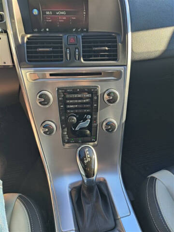 2017 Volvo XC60 T5 Dynamic