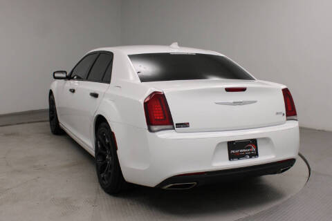 2019 Chrysler 300 S
