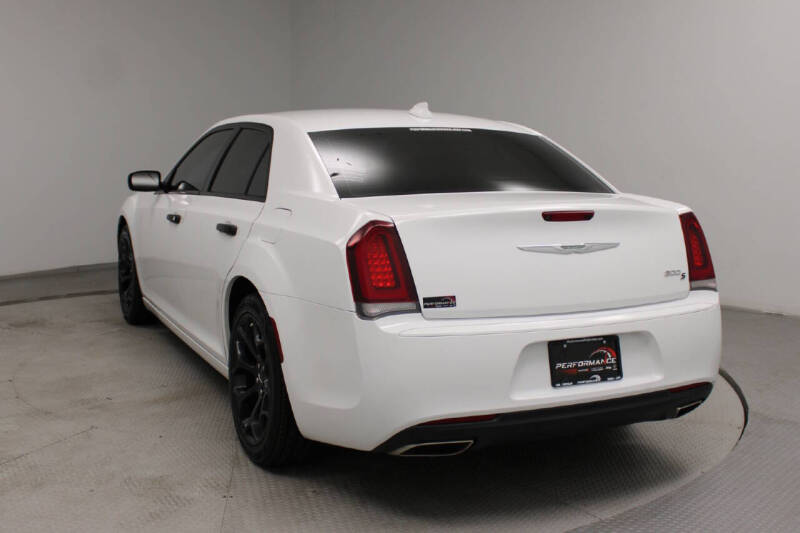 2019 Chrysler 300 S
