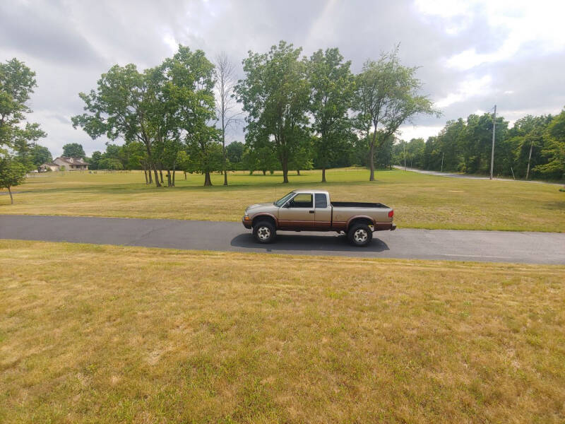 2002 Chevrolet S-10 for sale at U-Win Used Cars in New Oxford PA