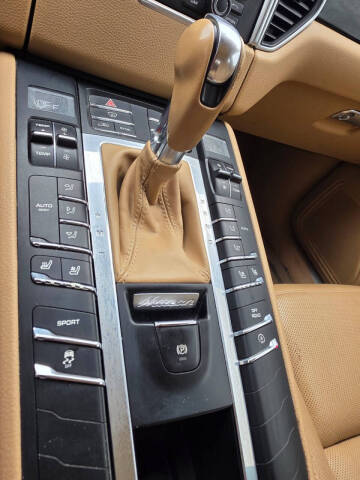 2015 Porsche Macan S