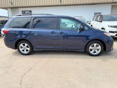 2020 Toyota Sienna LE 8-Passenger