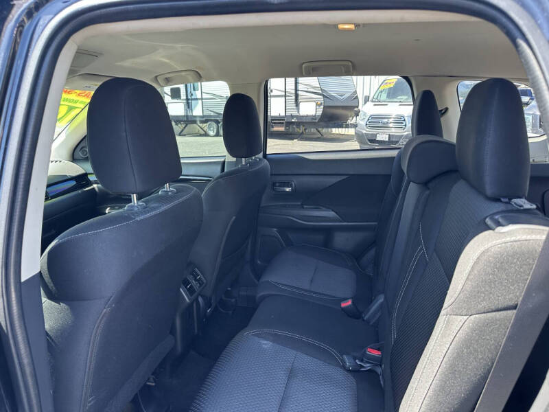 2020 Mitsubishi Outlander ES