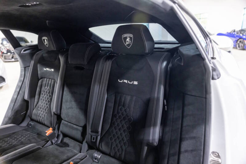 2023 Lamborghini Urus Performante