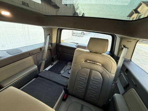 2024 Rivian R1S Adventure