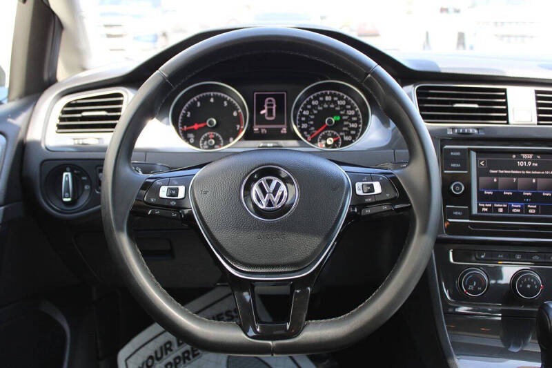 2021 Volkswagen Golf TSI
