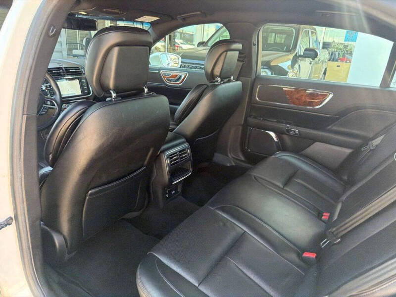 2017 Lincoln Continental Select