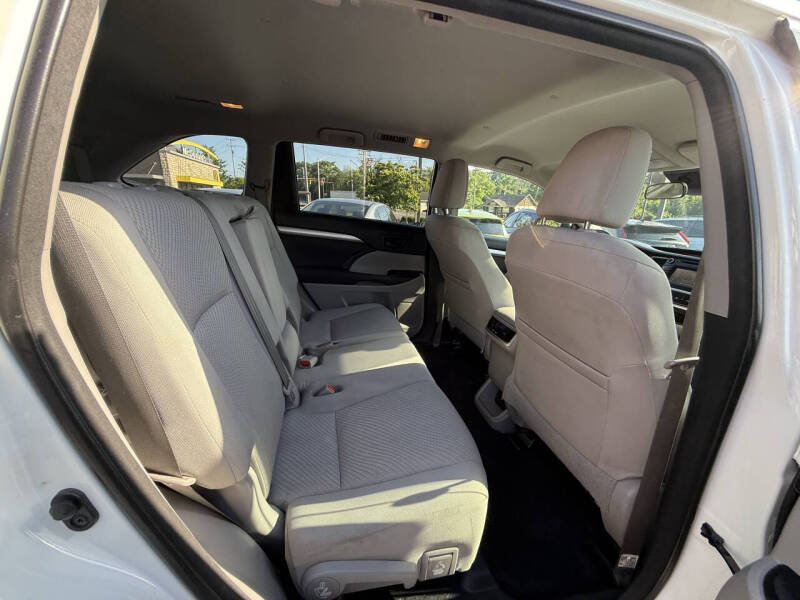 2017 Toyota Highlander LE