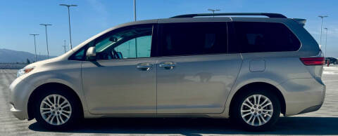 2015 Toyota Sienna XLE Premium 8-Passenger