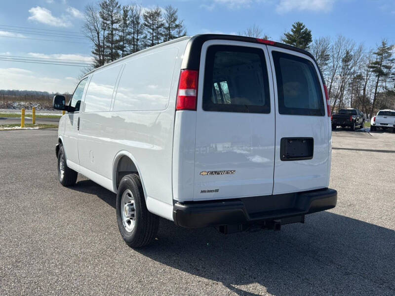 2025 Chevrolet Express 2500