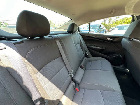 2018 Chevrolet Cruze LS Auto