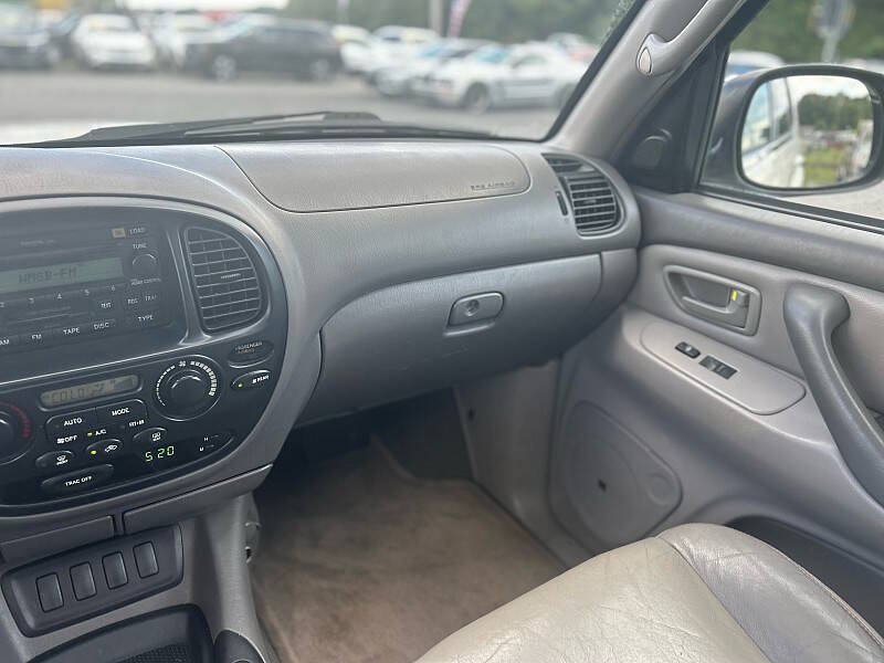 2005 Toyota Sequoia SR5