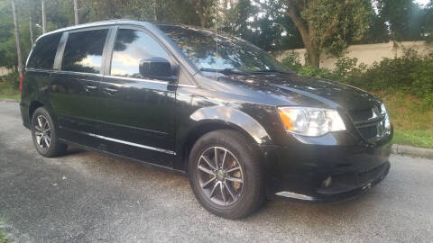 2017 Dodge Grand Caravan for sale at DELRAY AUTO MALL in Delray Beach FL