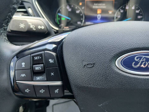 2022 Ford Escape Hybrid SEL