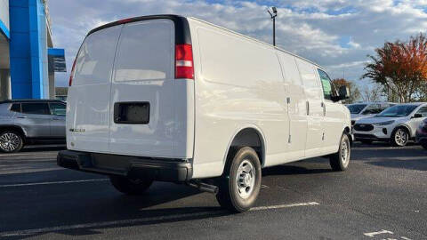 2025 Chevrolet Express 2500