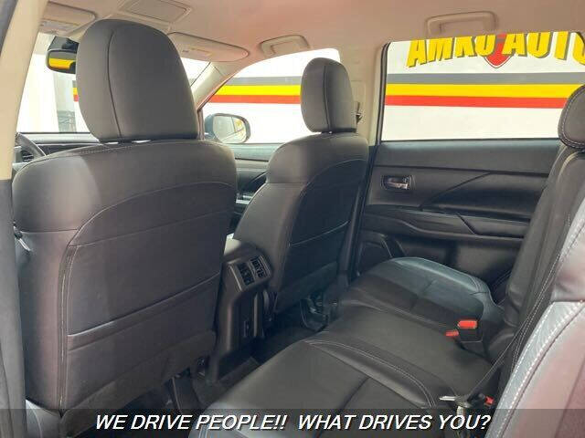 2020 Mitsubishi Outlander SE