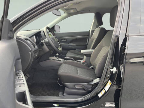 2025 Mitsubishi Outlander Sport LE