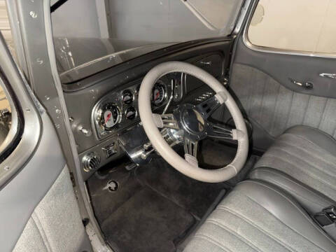 1933 Pontiac Sedan