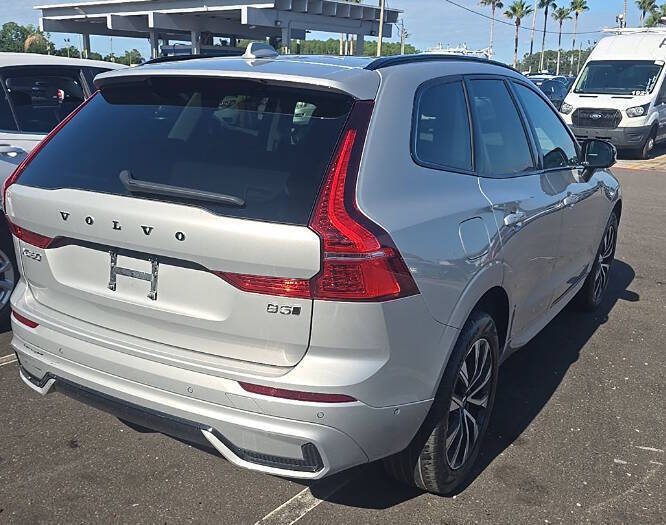 2024 Volvo XC60 B5 Plus Dark Theme