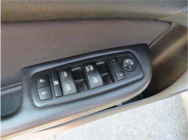 2017 Chrysler 200 LX