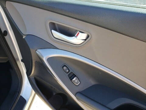 2016 Hyundai Santa Fe SE