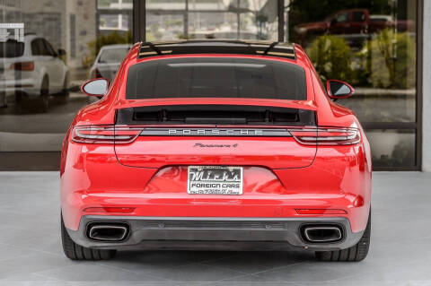 2018 Porsche Panamera 4