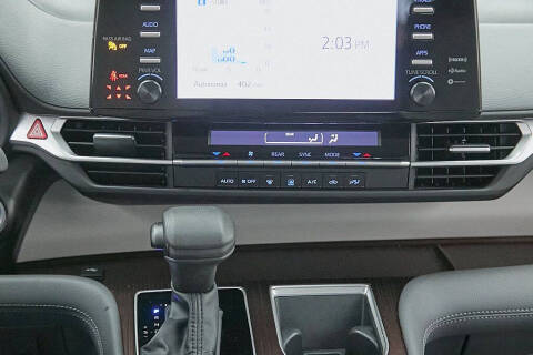 2024 Toyota Sienna LE 8-Passenger