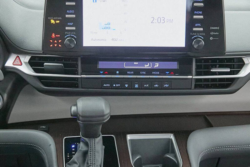 2024 Toyota Sienna LE 8-Passenger