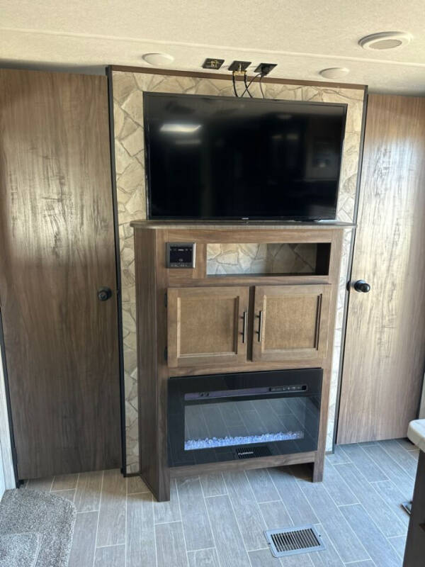 2021 Forest River Cherokee 274DBH