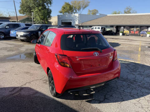 2016 Toyota Yaris 5-Door LE