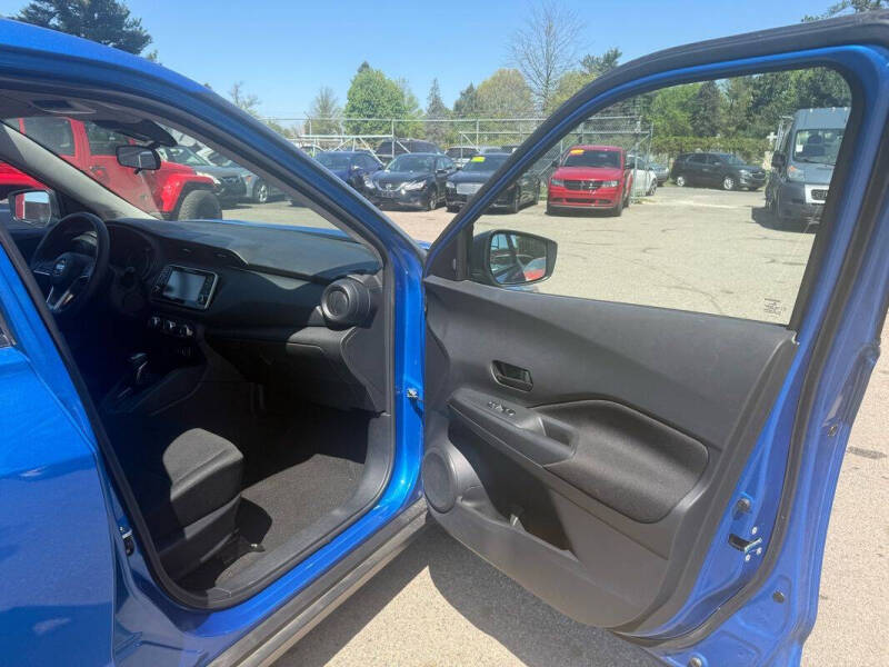 2025 Nissan Kicks Play S