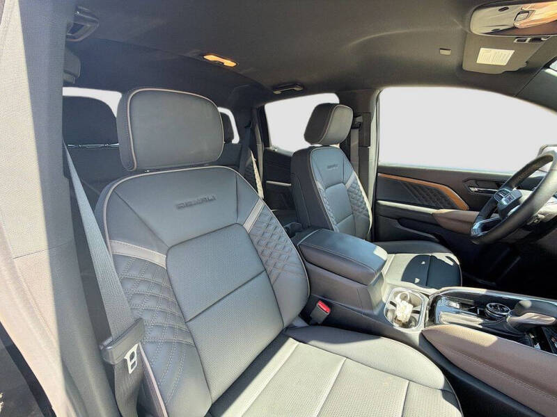 2024 GMC Canyon Denali