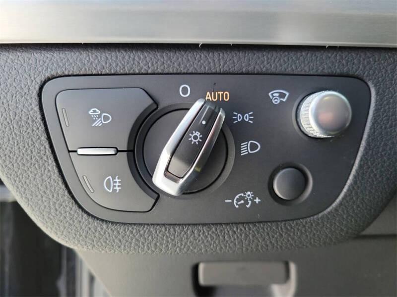 2024 Audi Q5 e quattro S line Prestg 55 TFSI