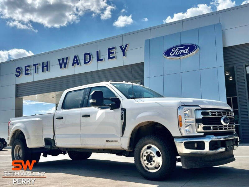 2023 Ford F-350 Super Duty XLT's photo