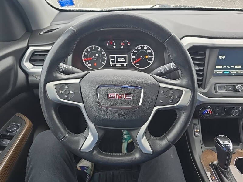 2017 GMC Acadia SLE-2