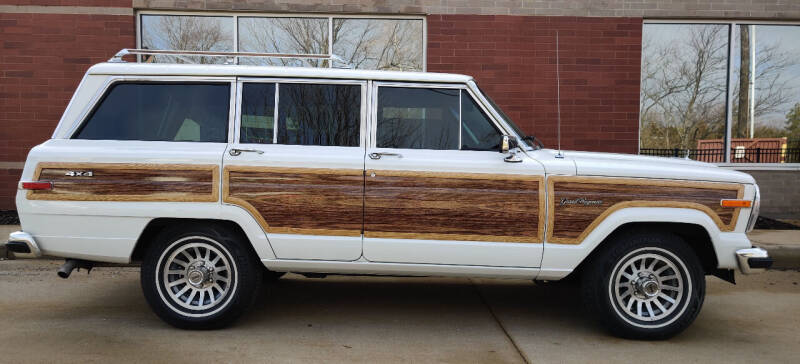 1990 Jeep Grand Wagoneer for sale at Auto Wholesalers in Saint Louis MO