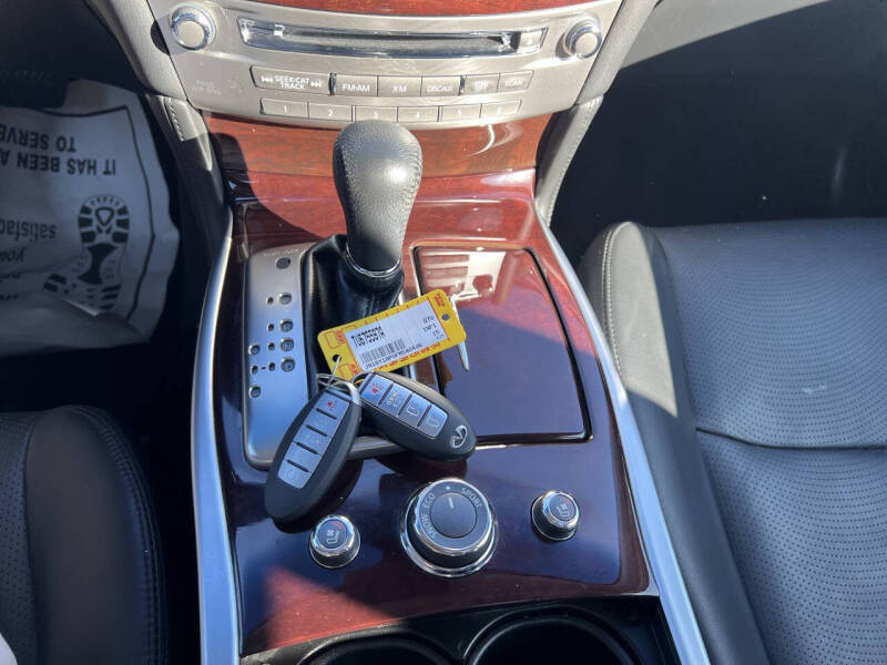 2015 Infiniti Q70 3.7