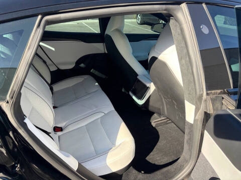 2022 Tesla Model S Plaid