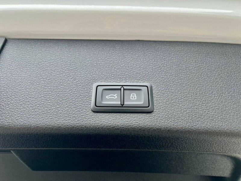 2024 Audi Q8 e-tron quattro Prestige