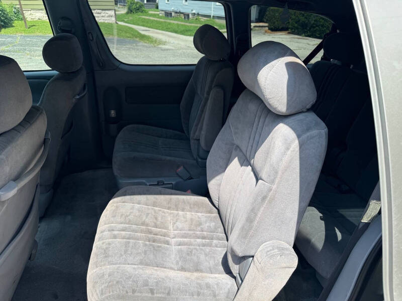 2002 Toyota Sienna LE