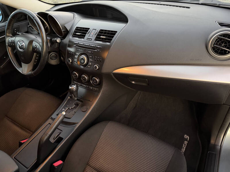 2013 Mazda MAZDA3 i Touring