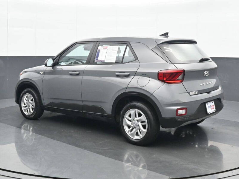 2022 Hyundai Venue SE