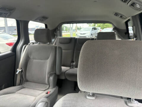 2004 Toyota Sienna CE 7 Passenger