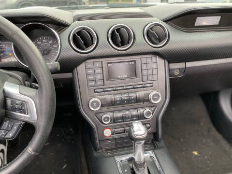 2017 Ford Mustang V6