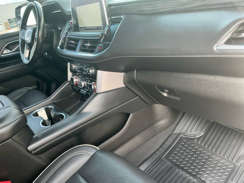 2023 GMC Yukon XL SLT