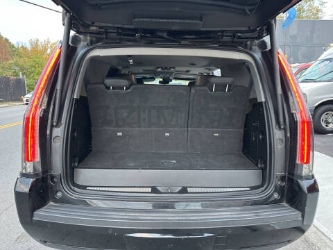 2017 Cadillac Escalade Luxury