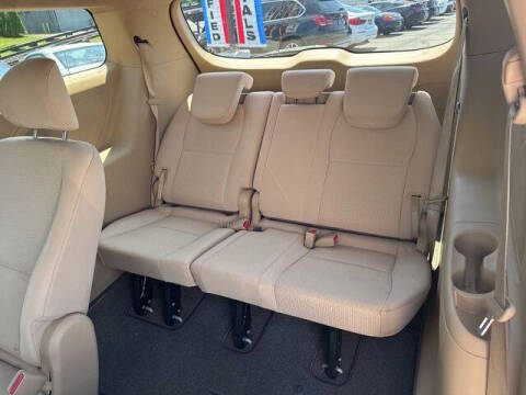 2017 Kia Sedona LX
