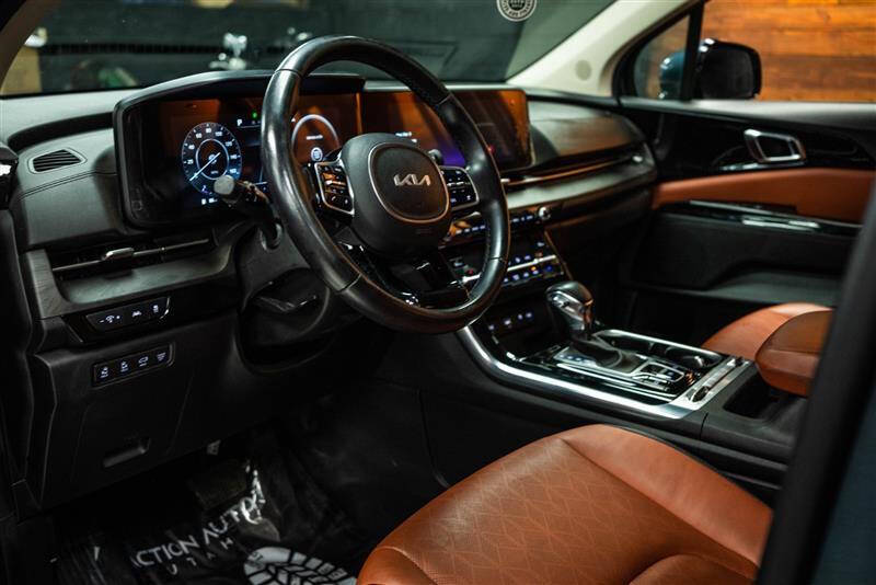 2023 Kia Carnival SX