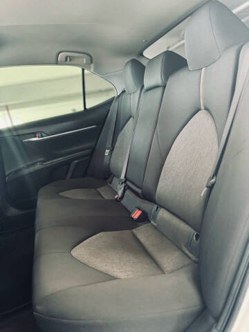 2019 Toyota Camry LE